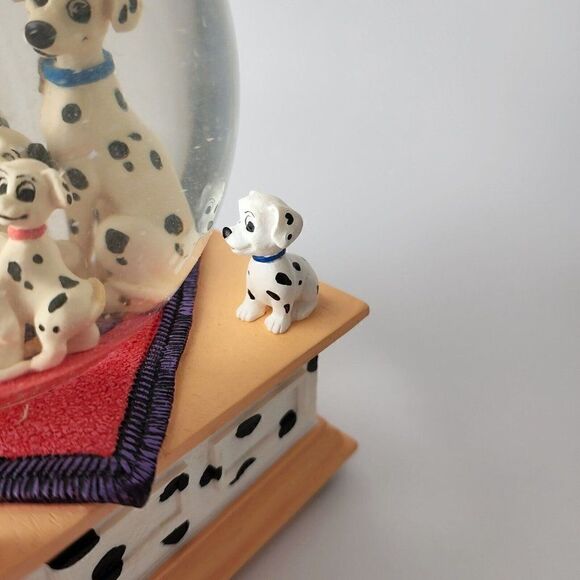 Disney 101 DALMATIANS Musical Snow Globe Cruella De Ville Tune RARE - Picture 10 of 11